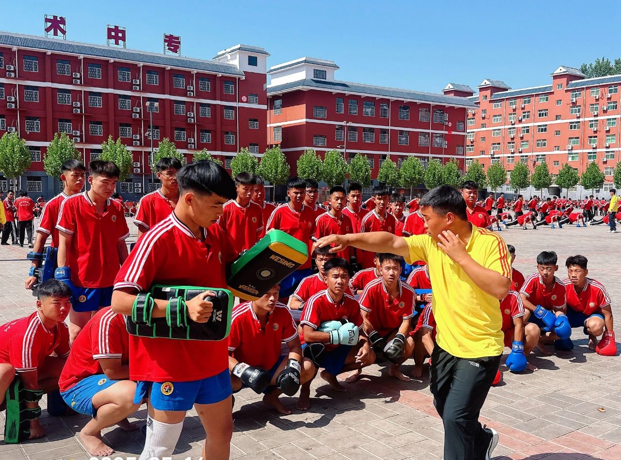 少林小龙武校