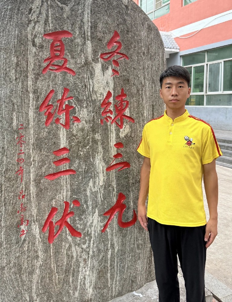 少林小龙武校影视艺术部学生宋嘉竣：拳路载初心，师恩铸风骨——记我的教练任二众