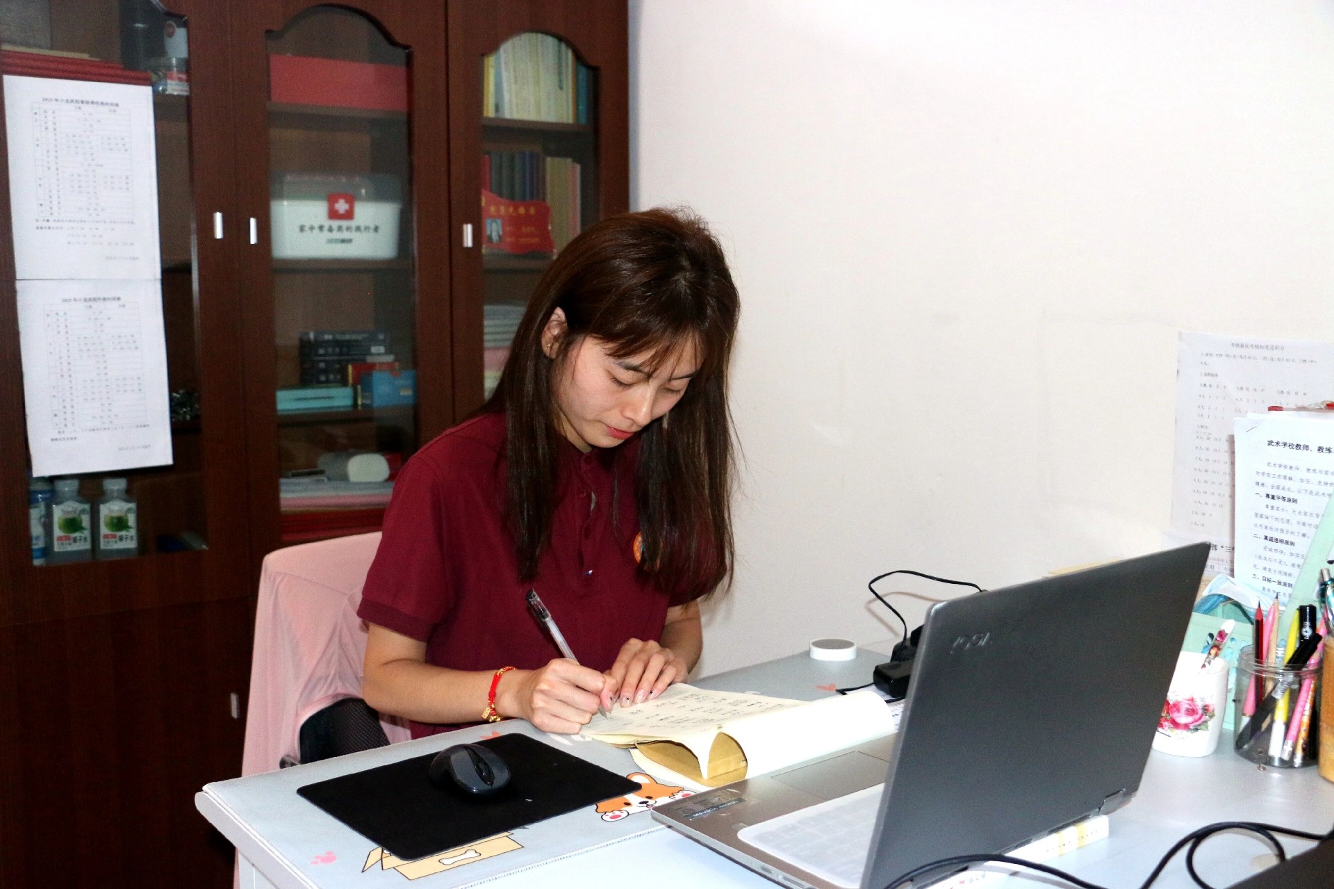 青春献教坛 严爱伴成长——记少林小龙武校小学部教师王文文