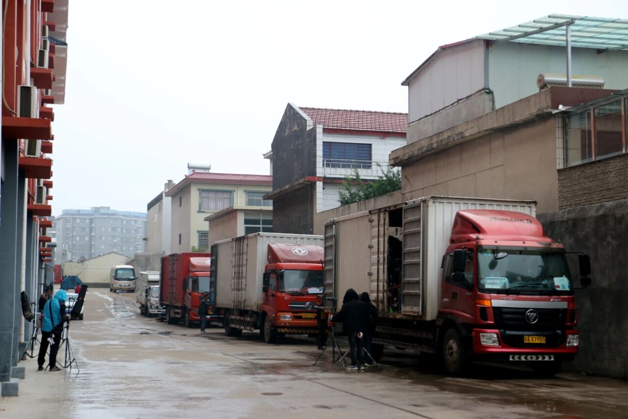 公安题材网台同播剧《警察笔记》剧组来河南少林小龙武校取景