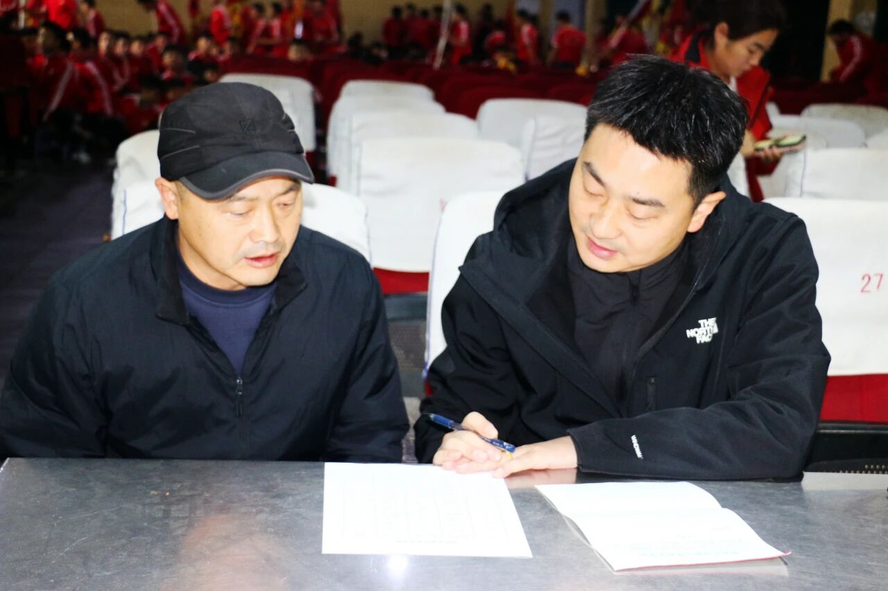 以考促训，以演砺能——少林小龙武校竞训表演部季度技能展示考核圆满举行