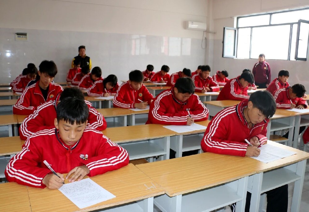 以考为鉴 文武相长 少林小龙武校举行2025-2026学年文化课期中学业水平测试