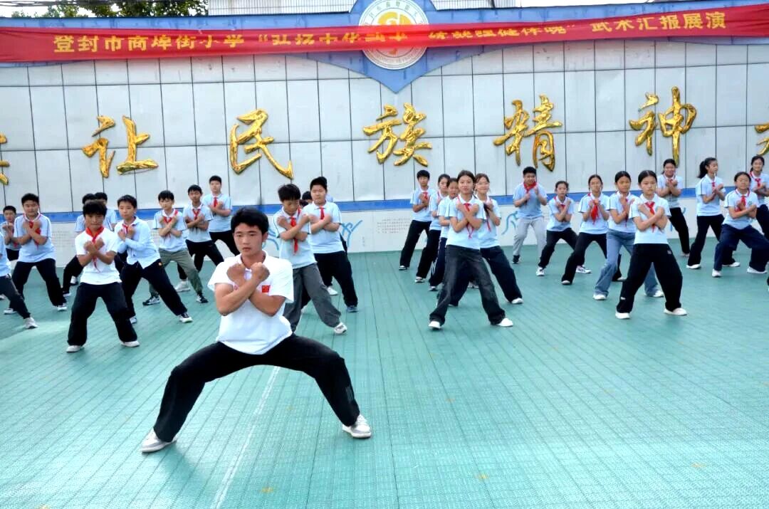 河南少林小龙武校