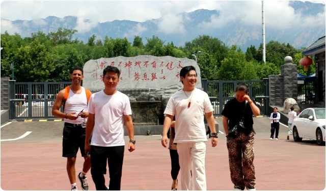 嵩山少林小龙武校