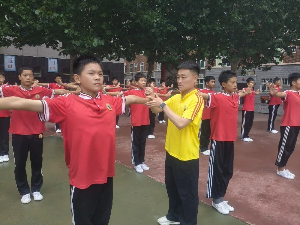 河南少林小龙武校教练高智